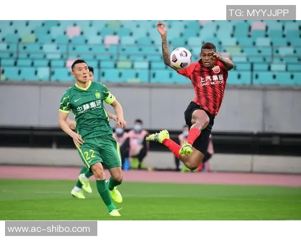 错失良机!盖伊绝佳机会打门被封堵随后米内罗疑似受伤被换下 错失良机!盖伊绝佳机会打门被封堵随后米内罗疑似受伤被换下