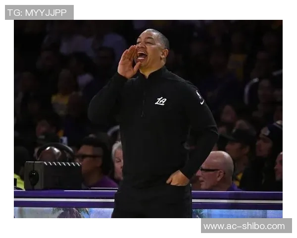 卢谈上半场防守问题我们对对手缺乏重视和专注力导致失利